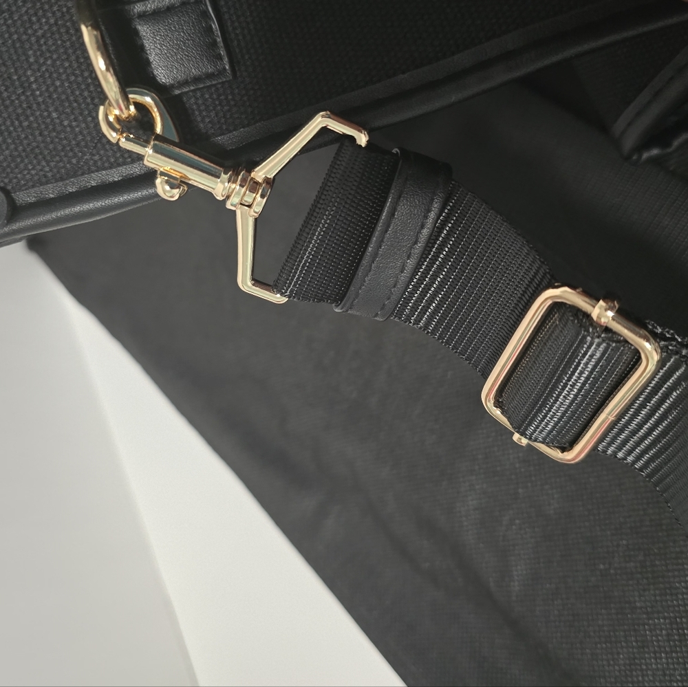 Versace Tote Bag Black Metallic Gold Handbag With Dust Bag - NEW - Picture 15 of 15